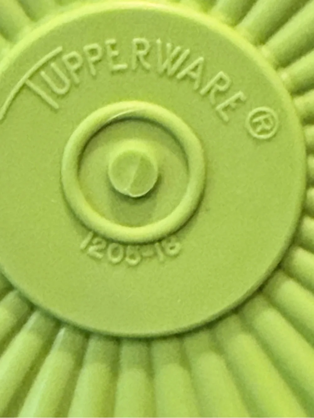 2 Vtg TUPPERWARE #1204 Lime Green Canister w/#1205 Sealing Lids USA